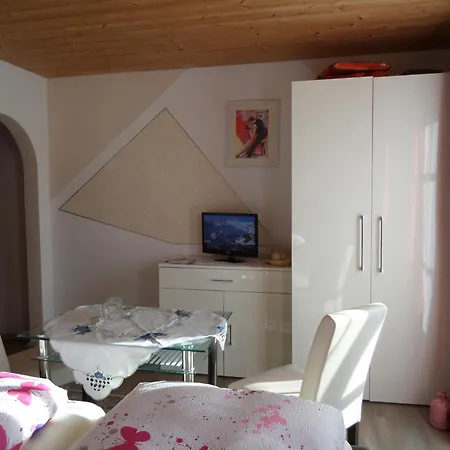 Lehnhaeusl Pensión *