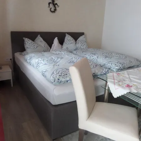 Lehnhaeusl Pensión *